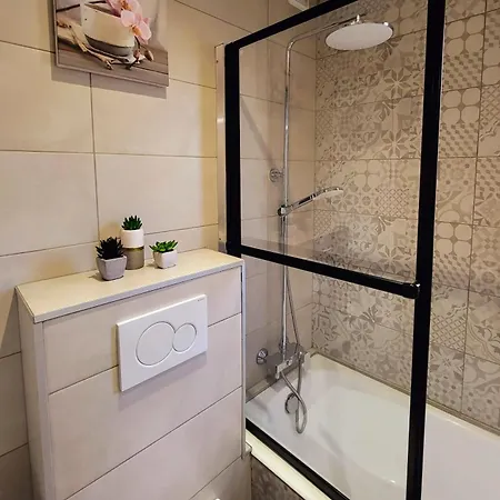 Apartman 2 Pieces, Traversant, Clim, Wifi, Parking Cannes